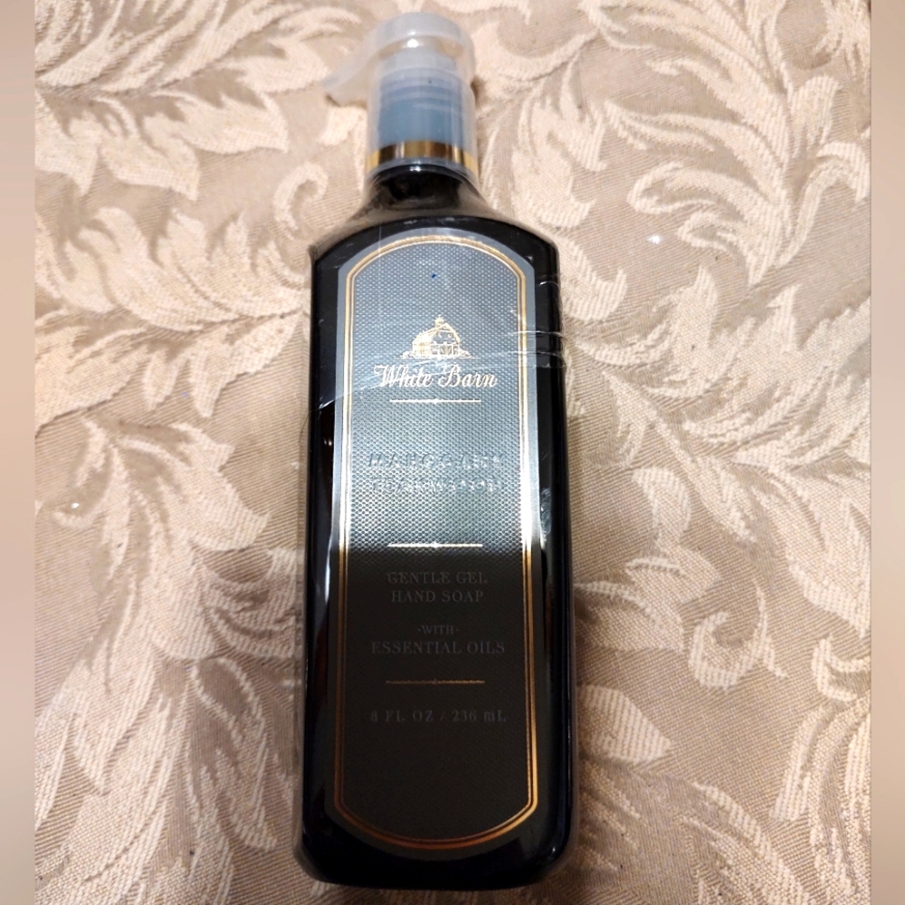 🍂🪵🍂 NWT Bath & Body Works White Barn Mahogany Teakwood 8 oz - Picture 2 of 8